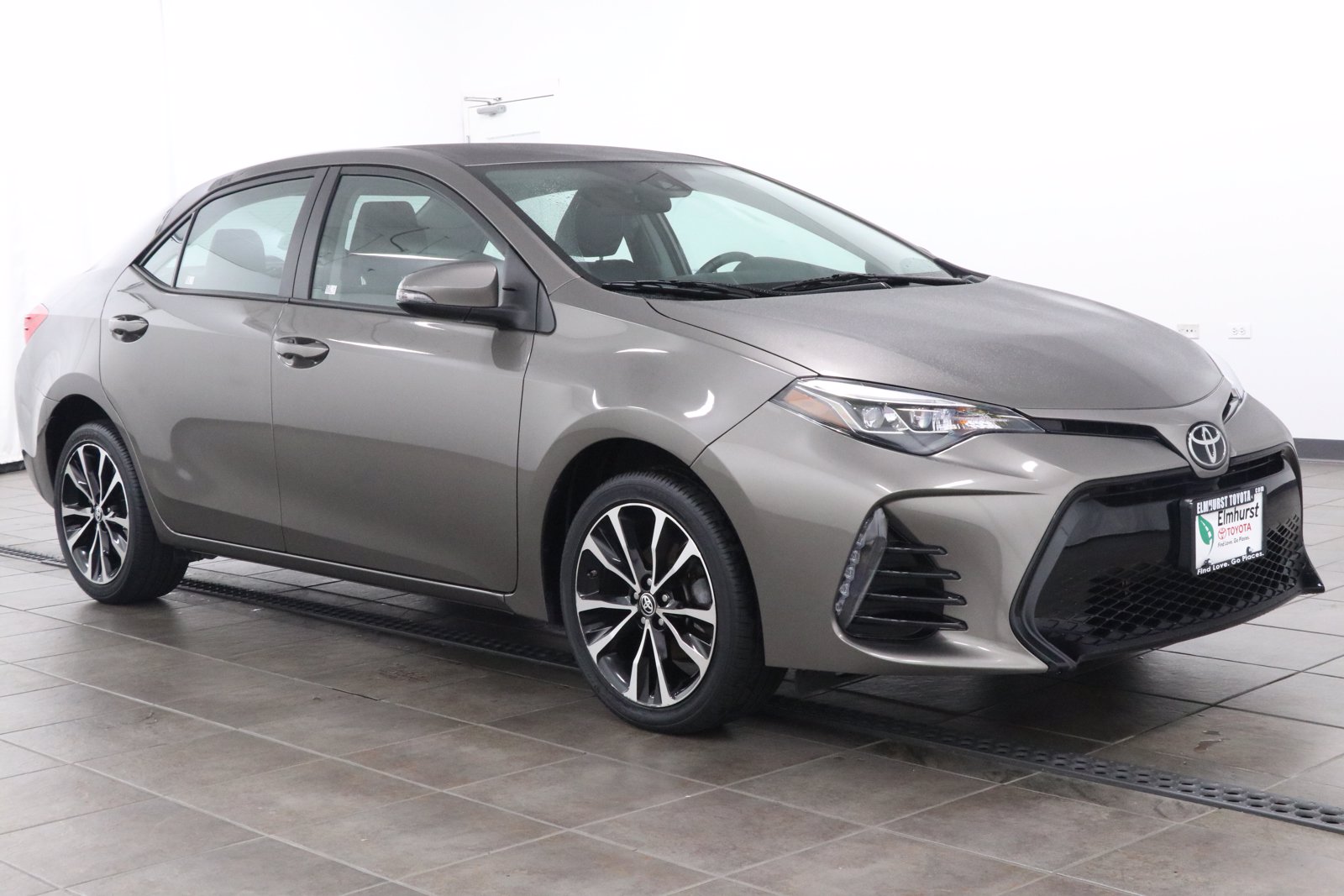 Pre-Owned 2017 Toyota Corolla SE 4D Sedan in Elmhurst #9613P | Elmhurst BMW