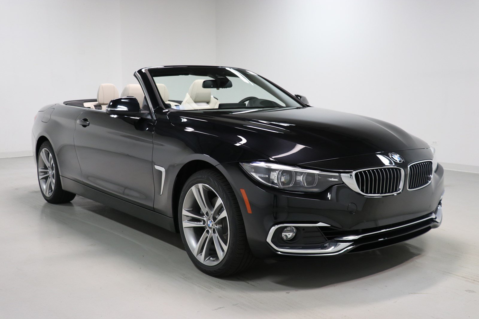 Pre-Owned 2019 BMW 4 Series 430i xDrive Convertible Convertible in