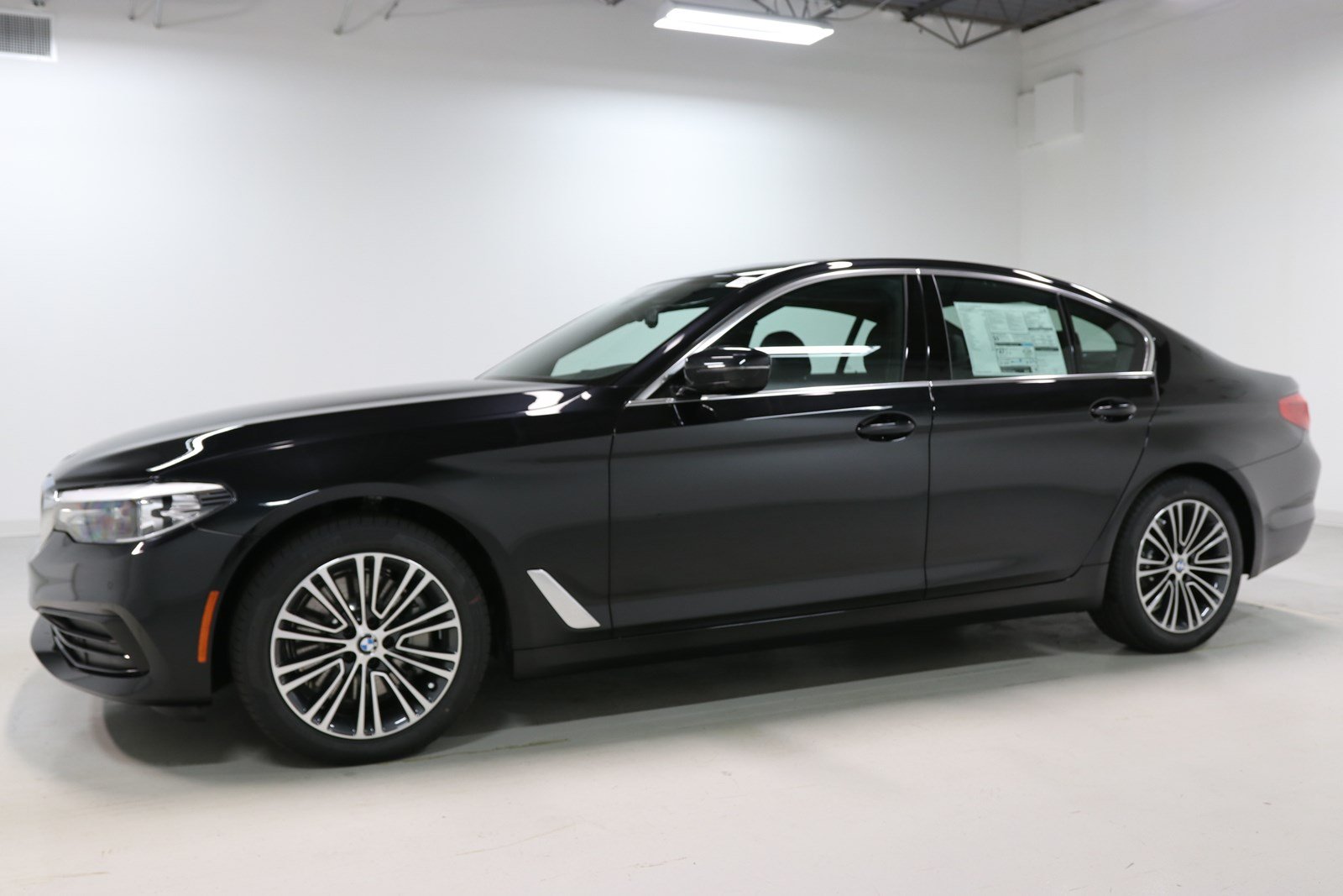 New 2019 BMW 5 Series 530i xDrive 4dr Car in Elmhurst #B8606 | Elmhurst BMW