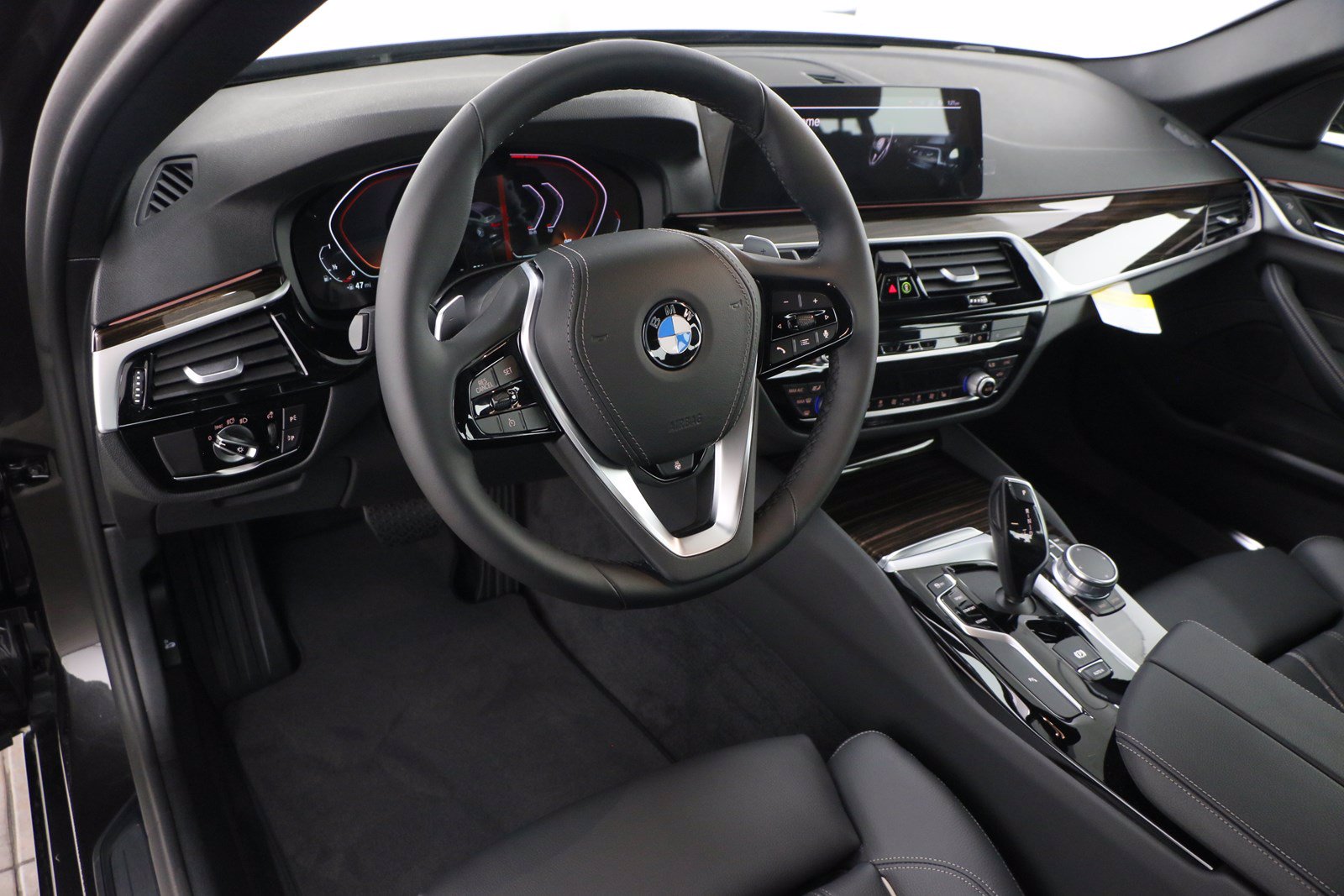 New 2020 BMW 5 Series 530i xDrive 4dr Car in Elmhurst #B9677 | Elmhurst BMW