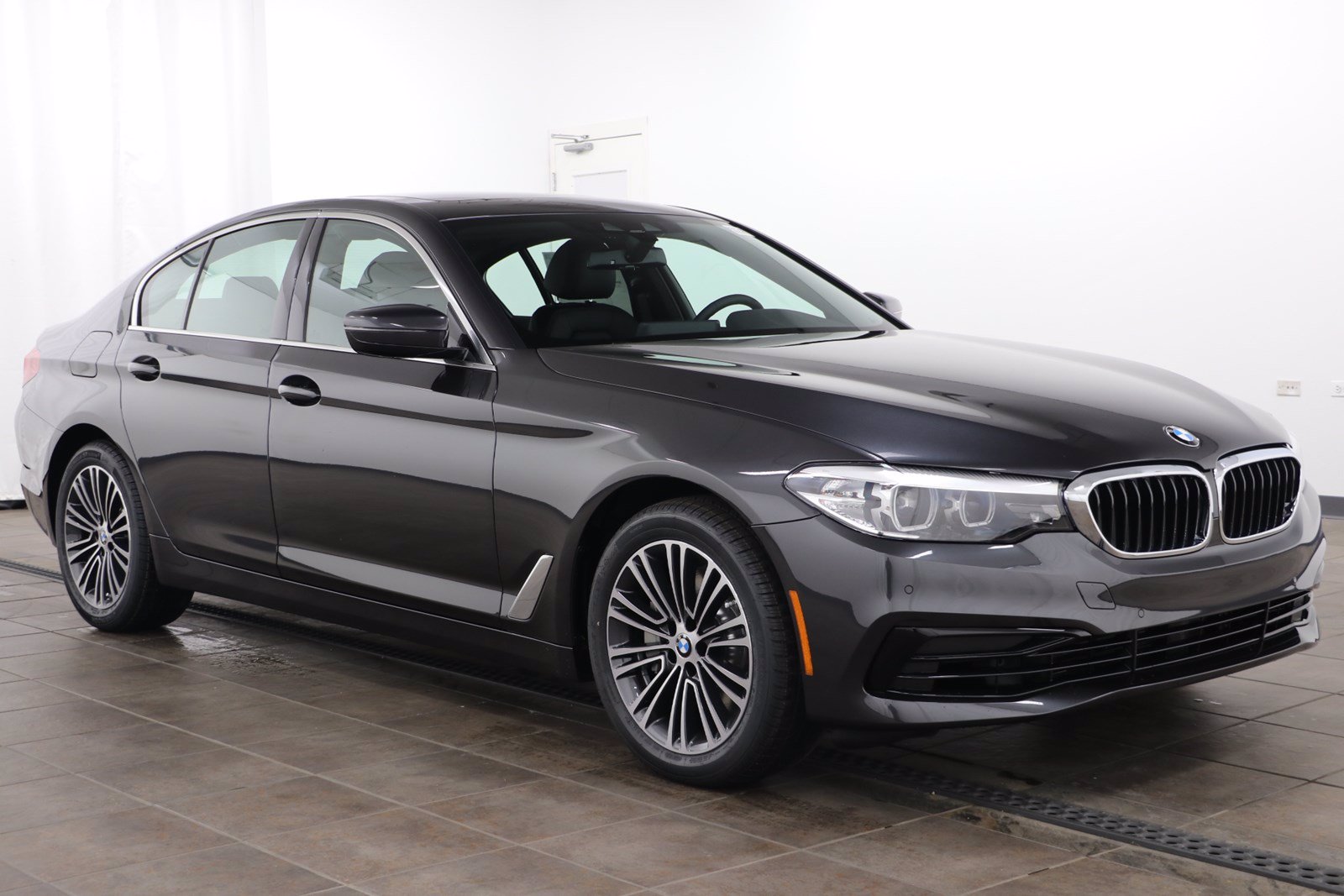 New 2020 BMW 5 Series 530i XDrive 4dr Car In Elmhurst #B9628 | Elmhurst BMW